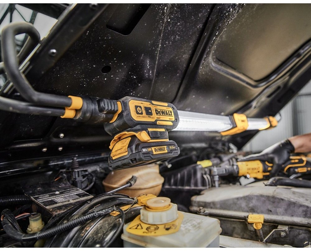 DeWALT ручной фонарь DCL045-XJ питание от аккумулятора купить,137770