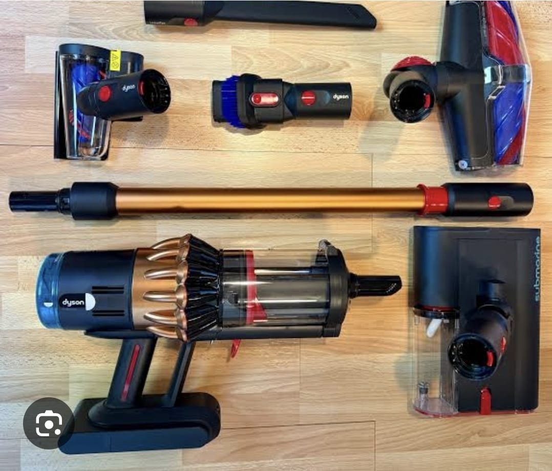 Пылесос Dyson Dyson V16 Piston Animal Submarine золотистый, черный