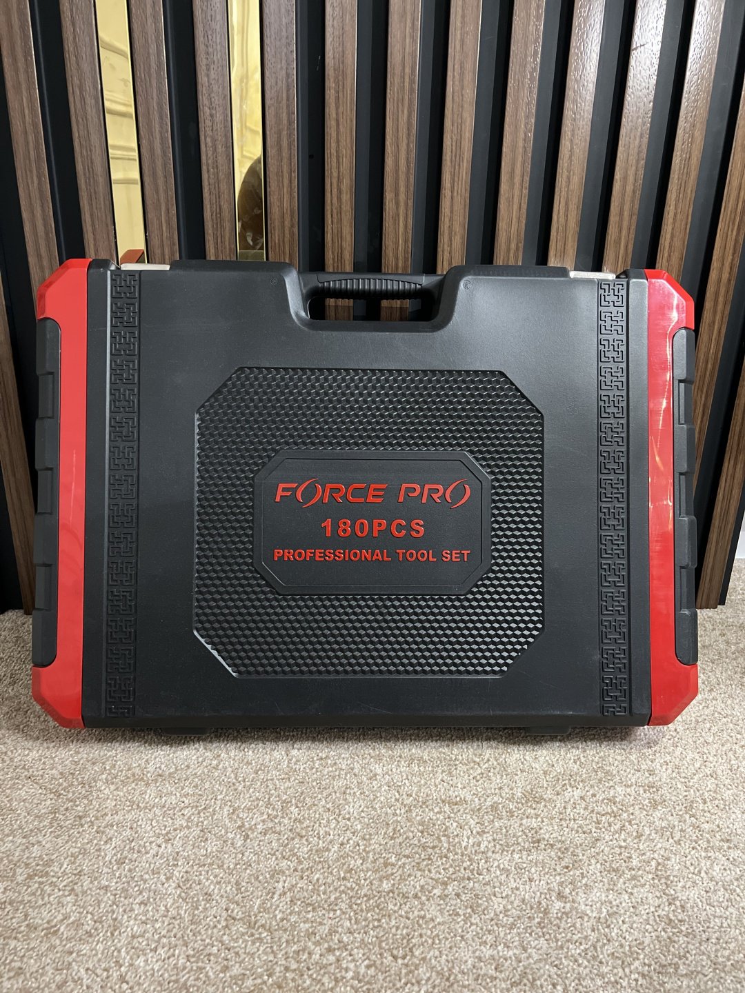 Набор универсальный 180 в 1 FORCE PRO 111CGC-180