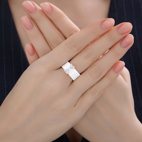 Кольцо Diamant 51-210-00150-1 размер 18 вес 0.66 г золото, бриллиант, керамика купить,0