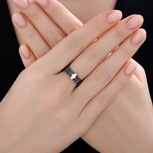 Кольцо Diamant 51-210-00486-2 размер 18 вес 0.4 г золото, бриллиант, керамика купить,NaN