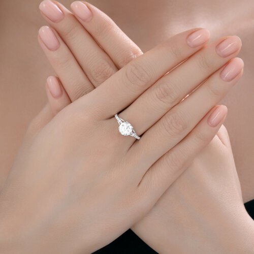 Кольцо Diamant 94-110-00035-1_17,5 размер 17.5 вес 1.75 г серебро, фианит купить,NaN