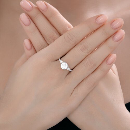 Кольцо Diamant 94-110-00035-1_17,5 размер 17.5 вес 1.75 г серебро, фианит купить,NaN