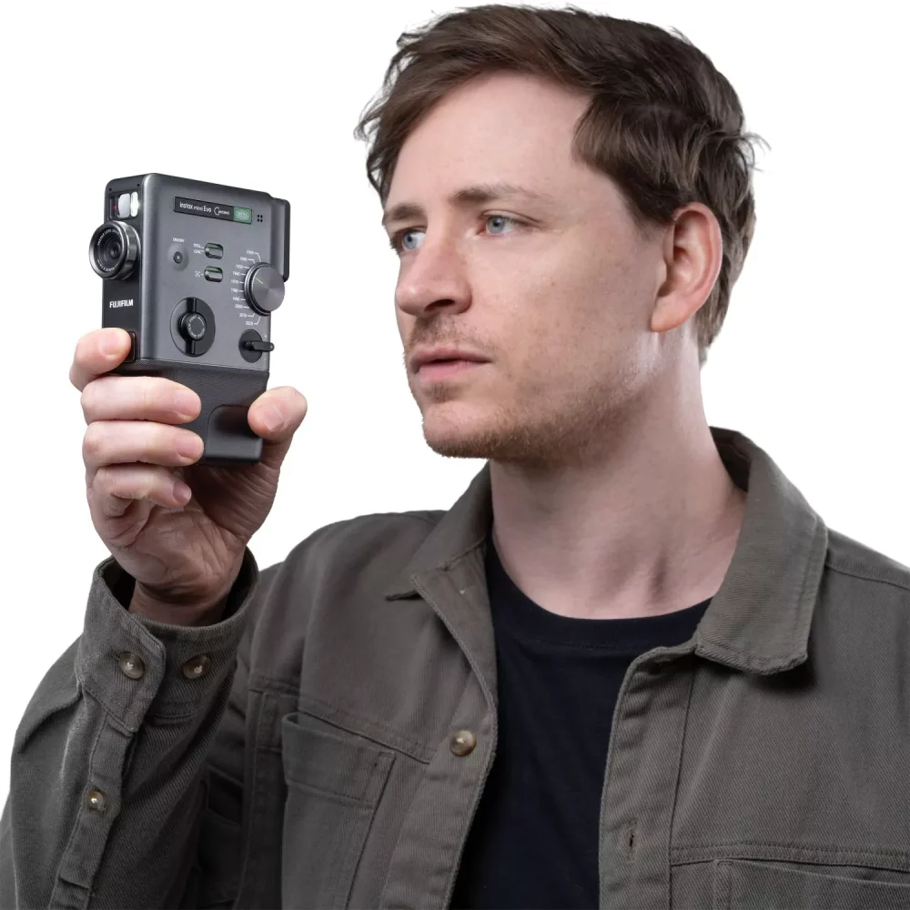Фотоаппарат моментальной печати FujiFilm Instax mini Evo Cinema Black