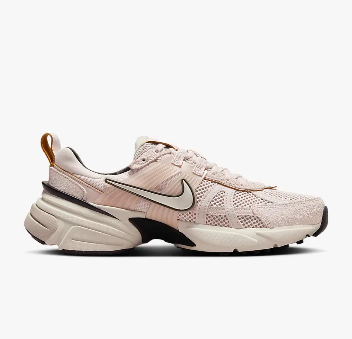 Кроссовки Nike V2K Run FN6703-001 Pink 40 купить,NaN