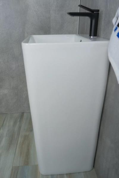 Раковина GID-ceramic 81117 Nb148 с пьедесталом нестандартная 41, керамика - ForteMarket Раковина GID-ceramic 81117 Nb148 с пьедесталом нестандартная 41, керамика купить,0