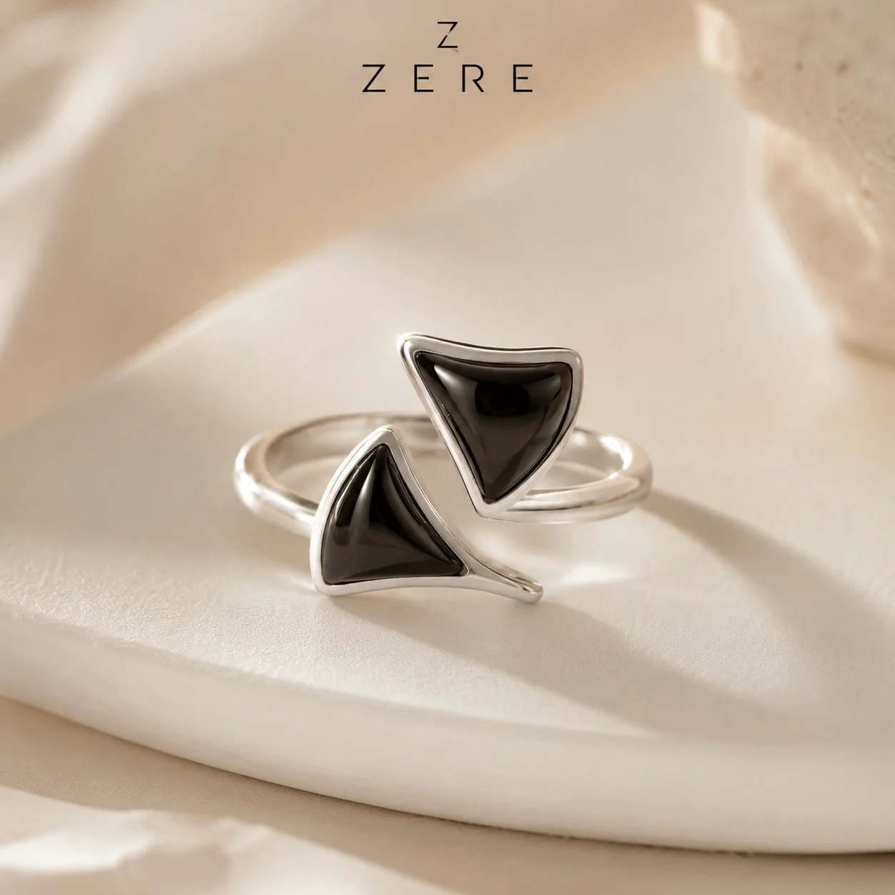 Кольцо Zere ZR310702 серебро 2.6гр  купить,18000