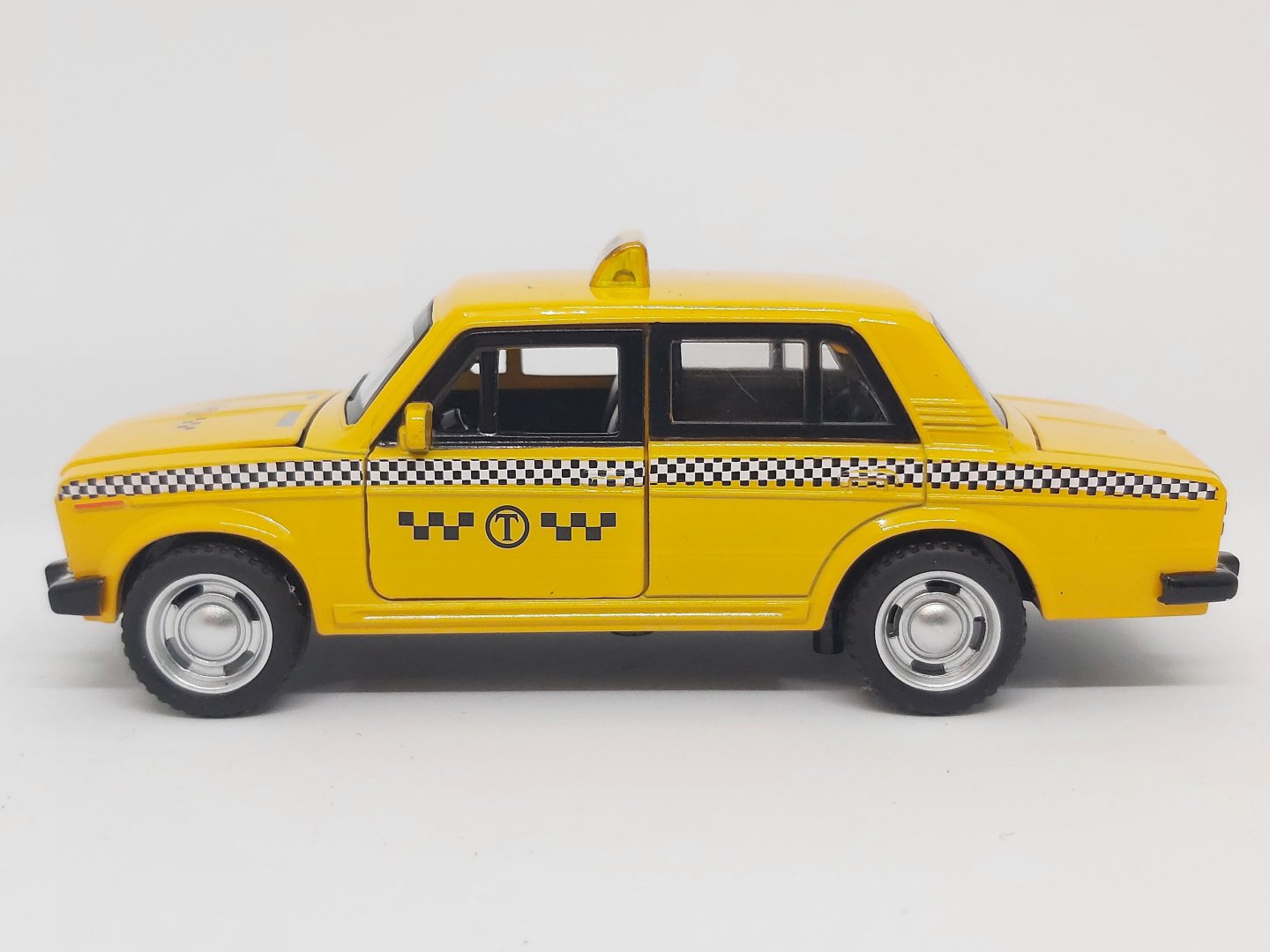Легковая Wanbao Die-Cast Model Лада 2106 такси желтый купить,0