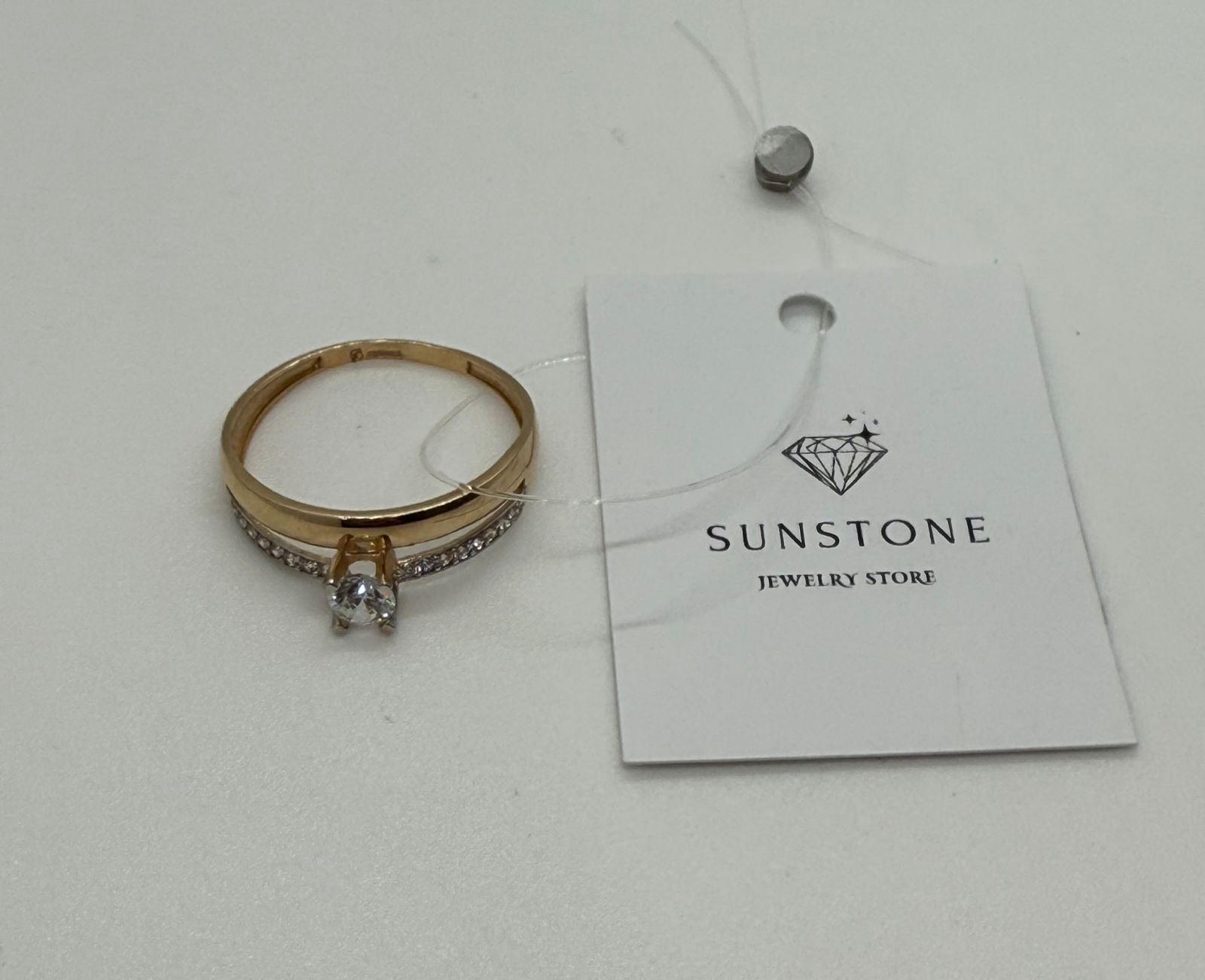 Кольцо Sunstone S261 17-19р 1.5гр золото 585 купить,115000