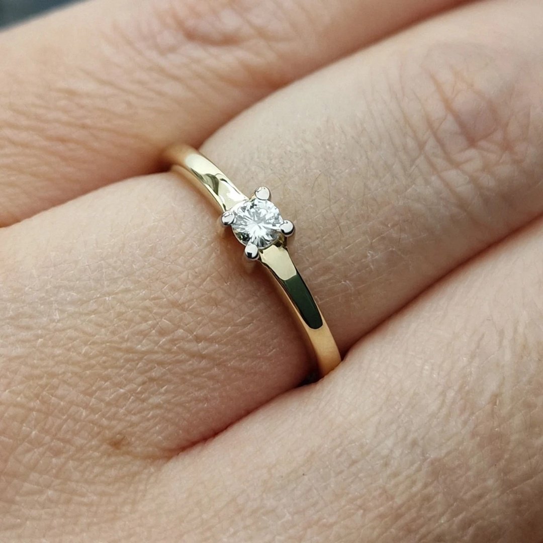 Кольцо Deimantas 105562629 17р 1,66гр 0,13ct. купить,NaN