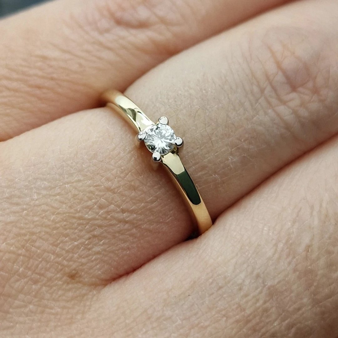 Кольцо Deimantas 105562629 17р 1,66гр 0,13ct. купить,NaN