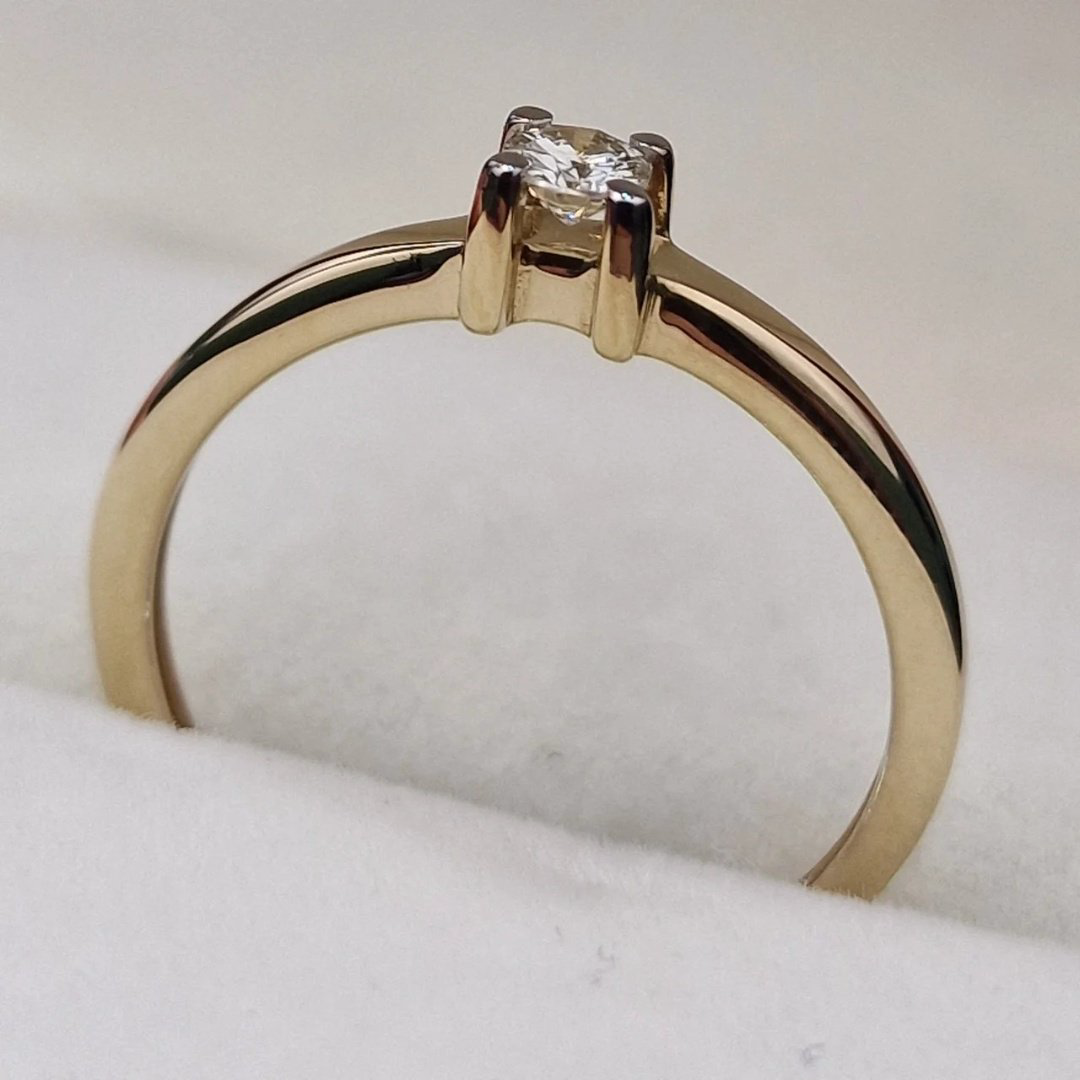 Кольцо Deimantas 105562629 17р 1,66гр 0,13ct. купить,NaN