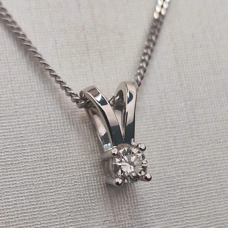 Колье Deimantas 105630259 40см 0,91гр 0,18ct. купить,NaN