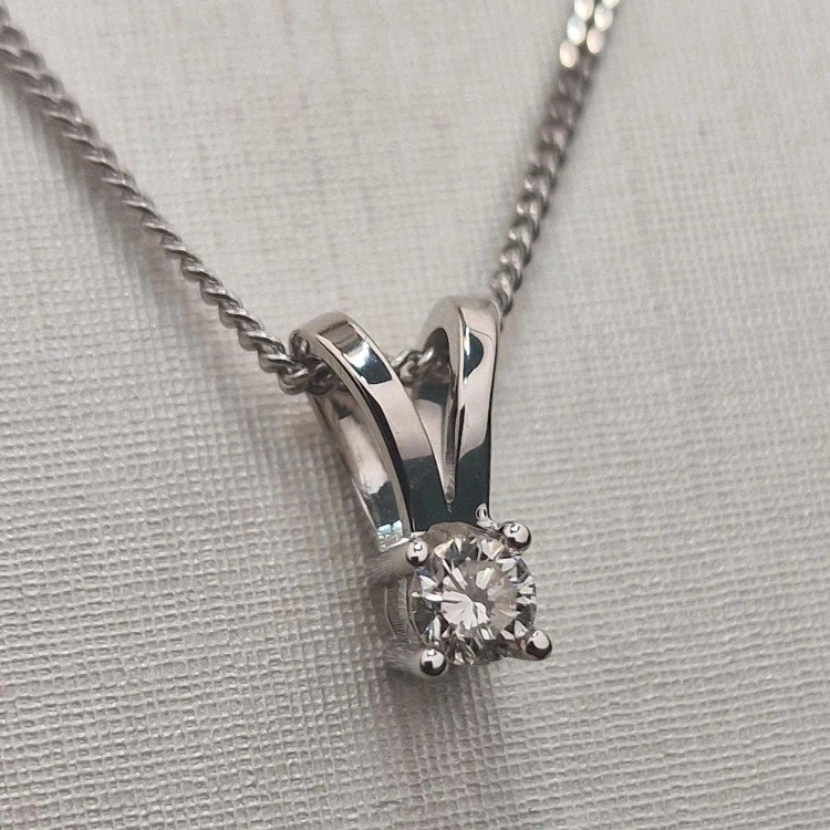 Колье Deimantas 105630259 40см 0,91гр 0,18ct. купить,NaN