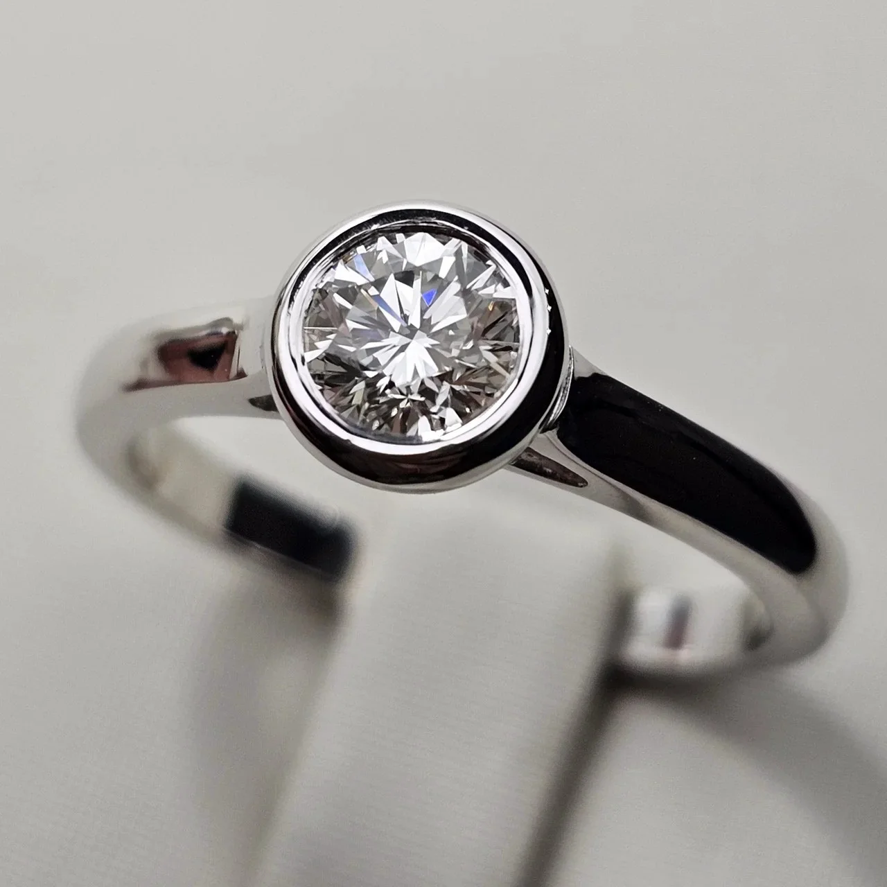 Кольцо Deimantas 113301554 17,5р 0,50ct. купить,NaN