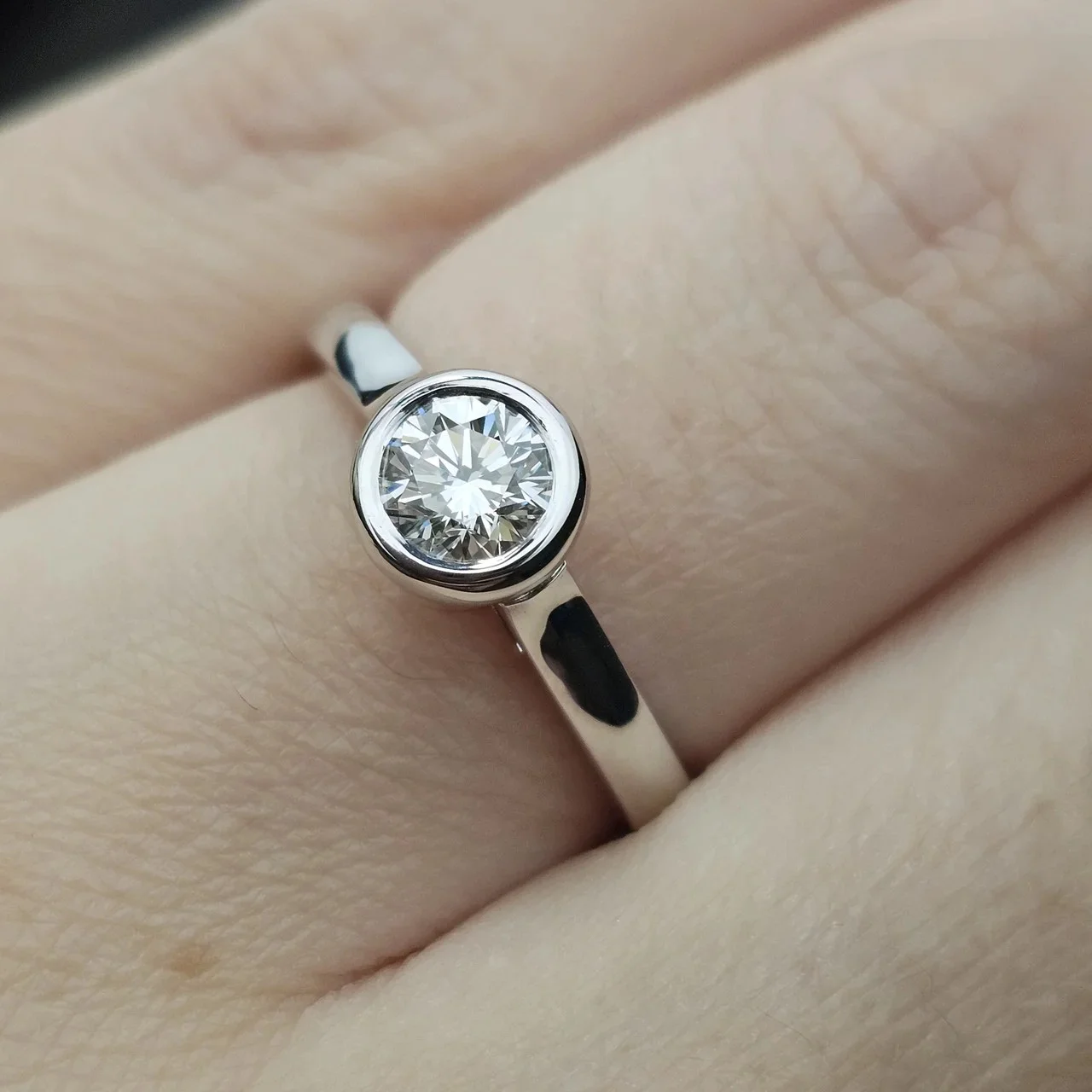 Кольцо Deimantas 113301554 17,5р 0,50ct. купить,NaN