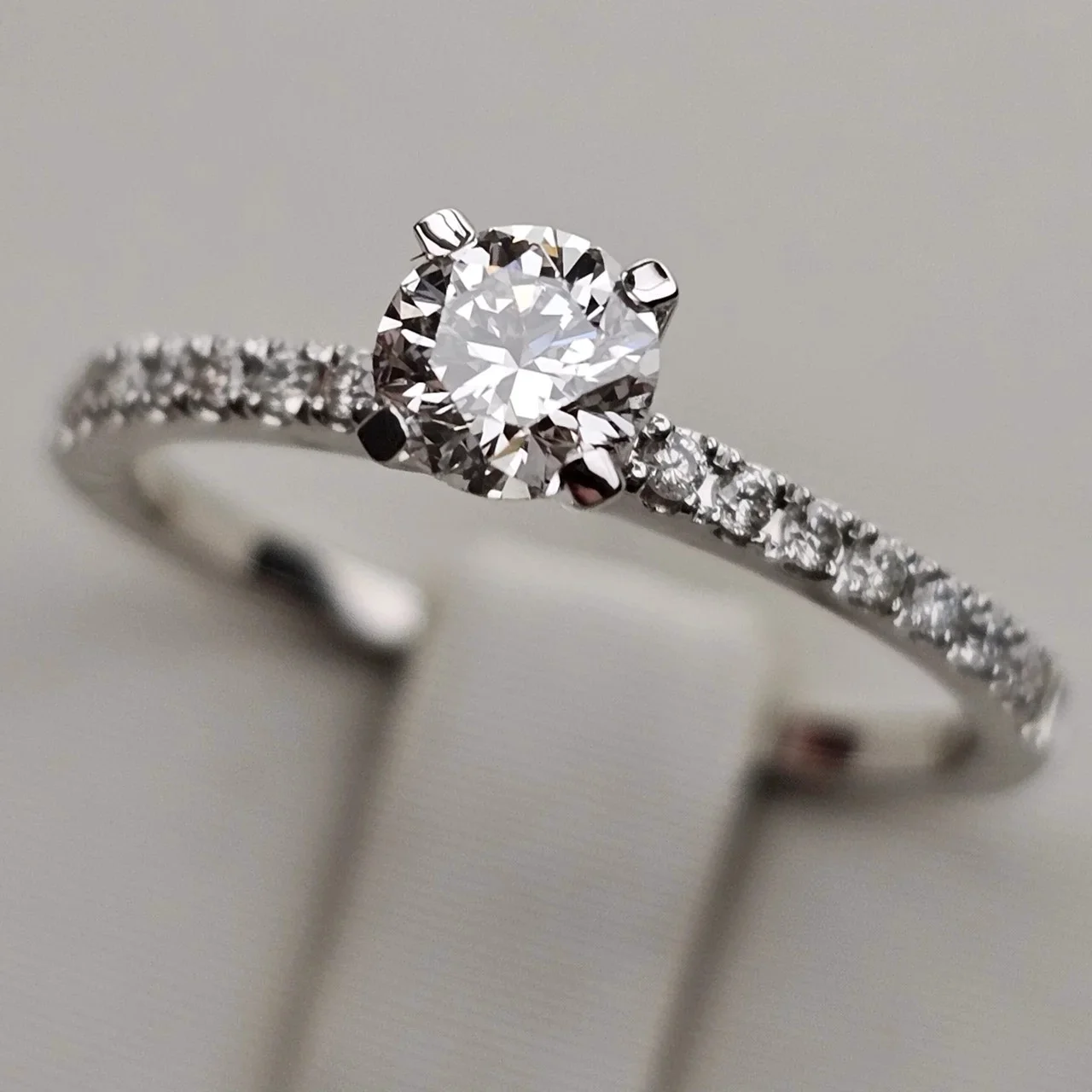 Кольцо Deimantas 113301537 17р 0,53ct. купить,NaN