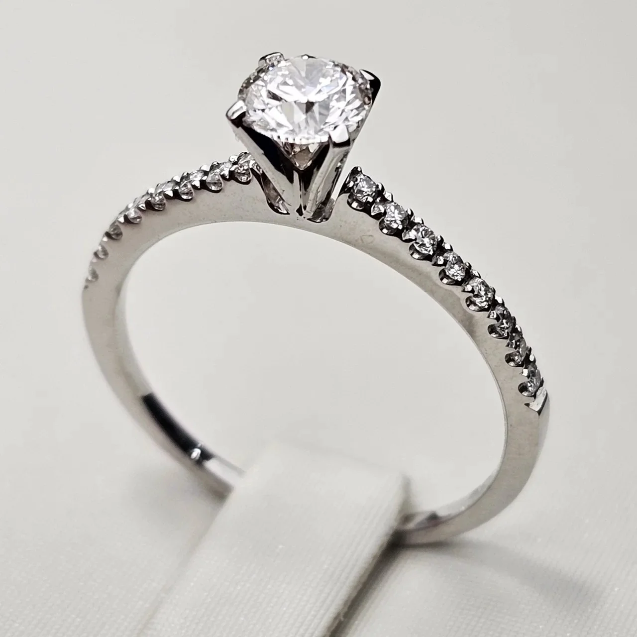 Кольцо Deimantas 113301548 17,5р 0,65ct. купить,NaN