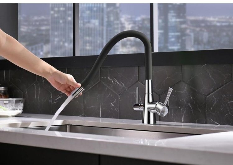 Смеситель с гибким изливом Lemark LM3075, латунь, цвет черный, хром купить,NaN