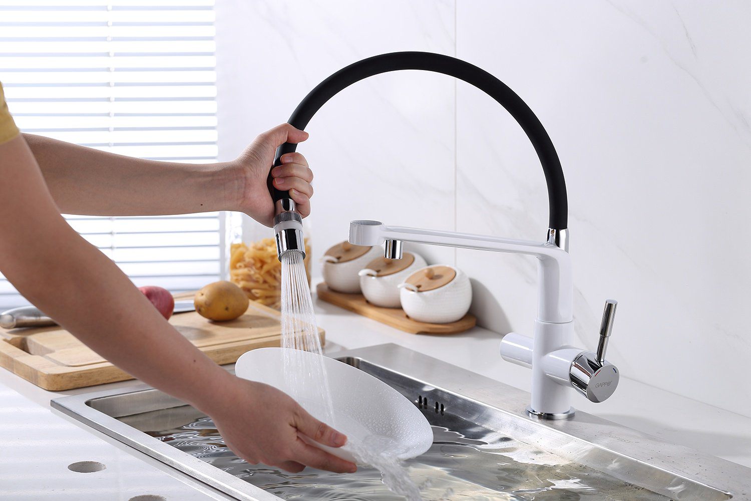 Смеситель для кухни Gappo G4398-9, латунь, цвет белый, черный купить,NaN
