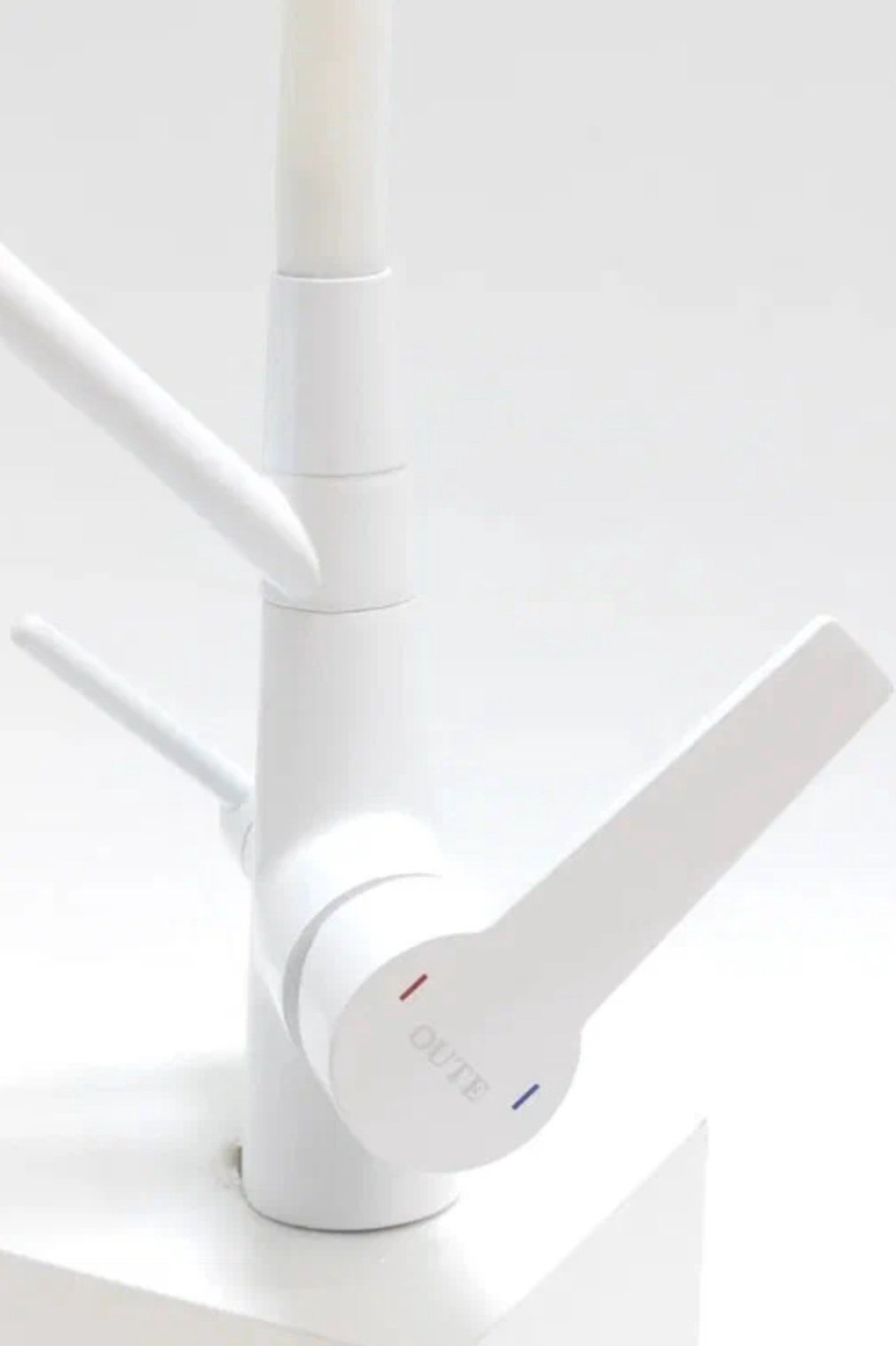 Смеситель для кухни Oute T603BK, латунь, цвет белый купить,NaN
