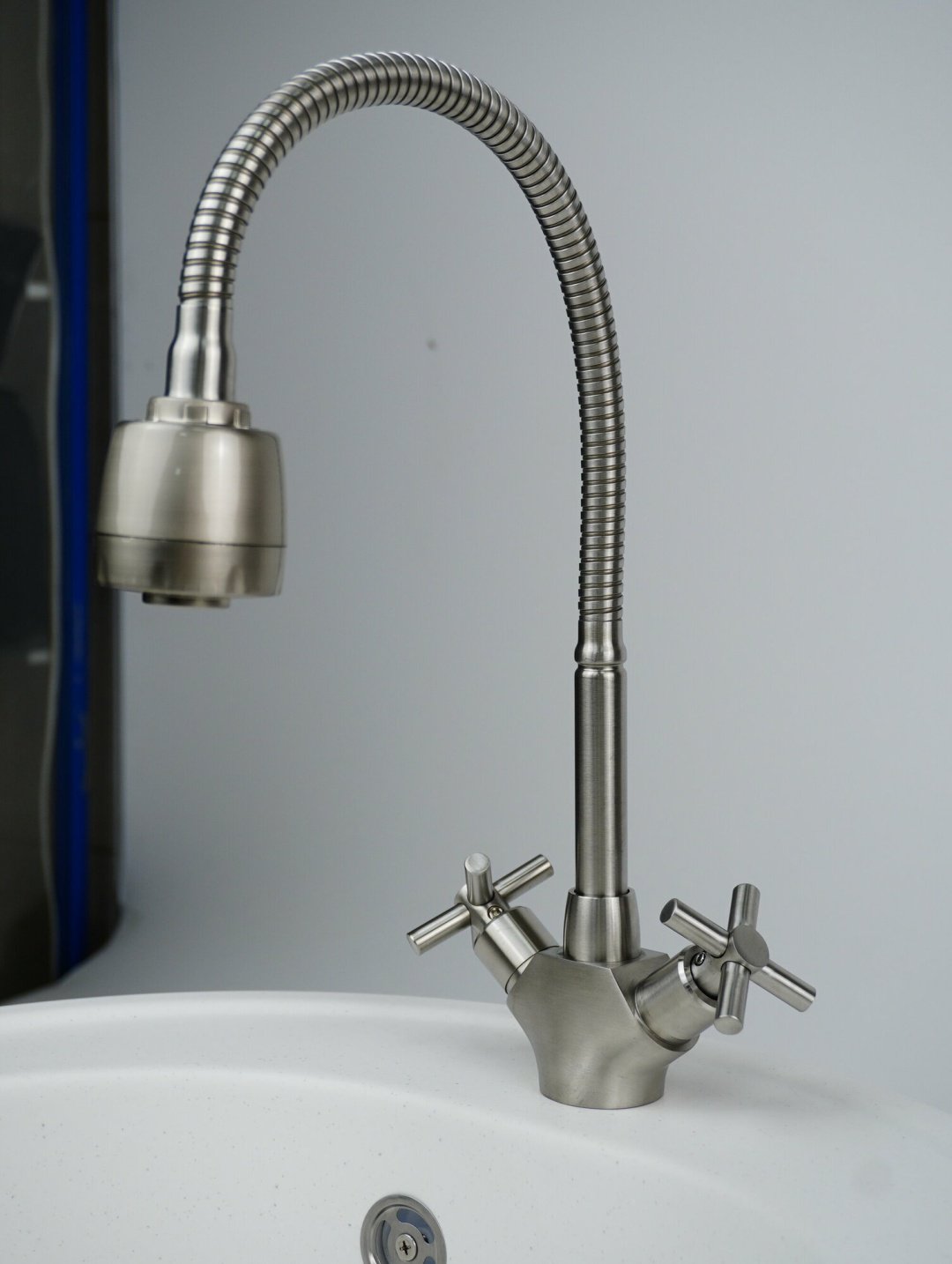 Смеситель с гибким изливом Potato P58357S, латунь, цвет хром купить,36600