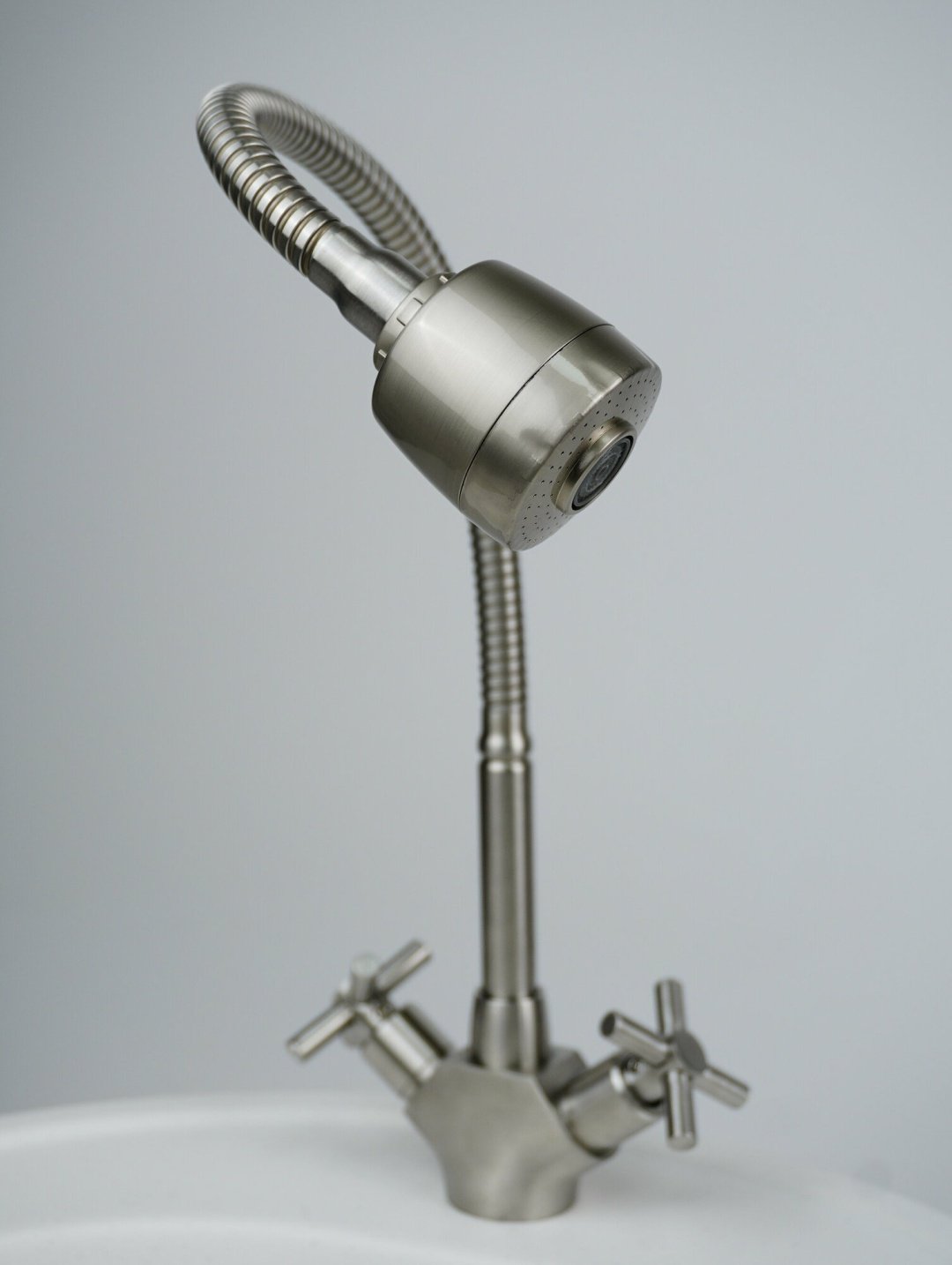 Смеситель с гибким изливом Potato P58357S, латунь, цвет хром купить,36600