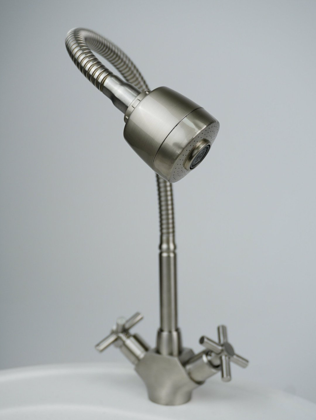 Смеситель с гибким изливом Potato P58357S, латунь, цвет хром купить,36600