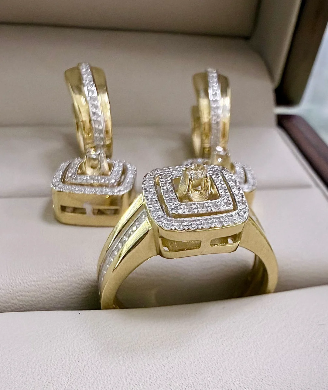 Комплект Luxrai желтое золото, бриллиант 585 - ForteMarket Комплект Luxrai желтое золото, бриллиант 585 купить,NaN