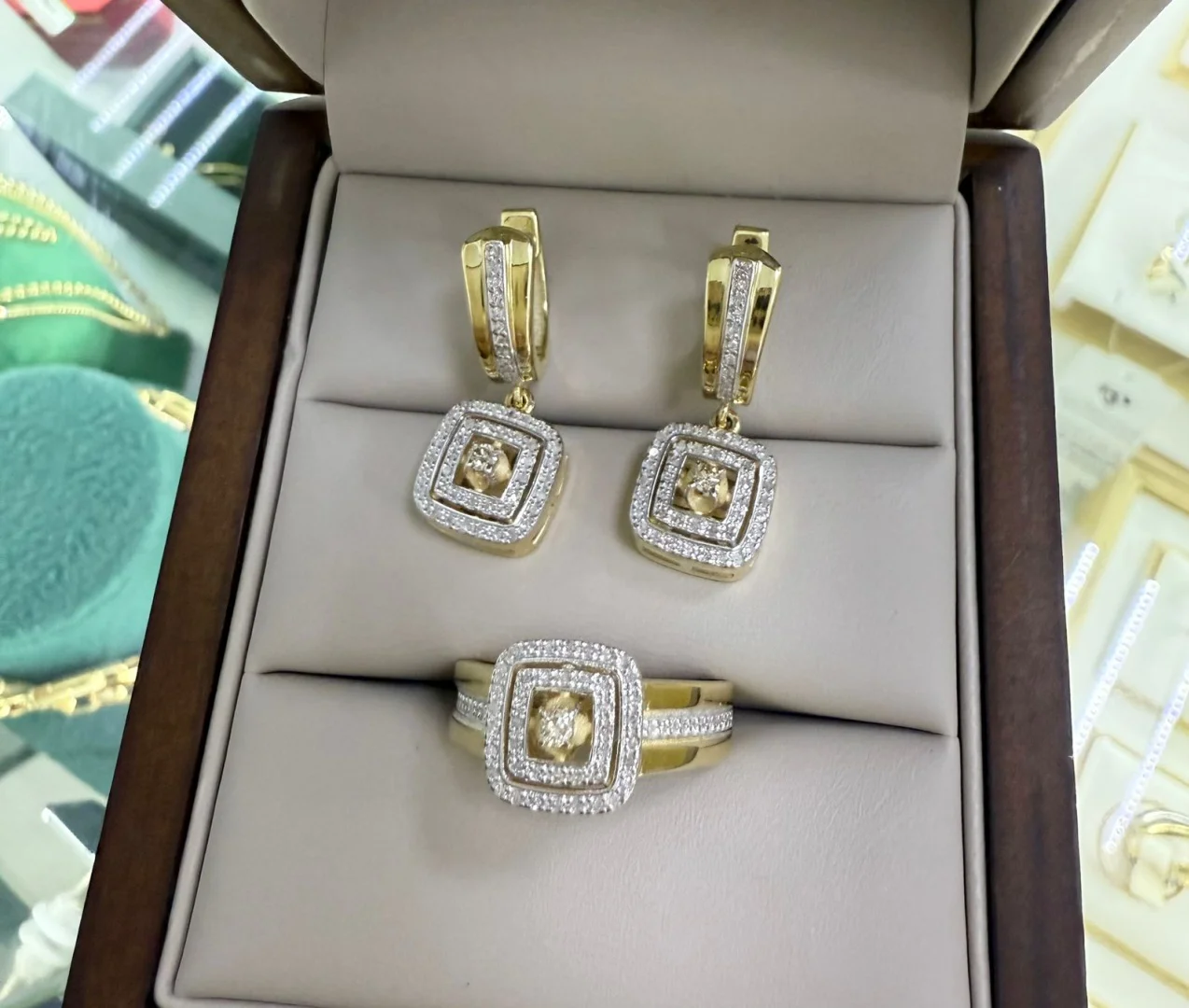 Комплект Luxrai желтое золото, бриллиант 585 - ForteMarket Комплект Luxrai желтое золото, бриллиант 585 купить,NaN
