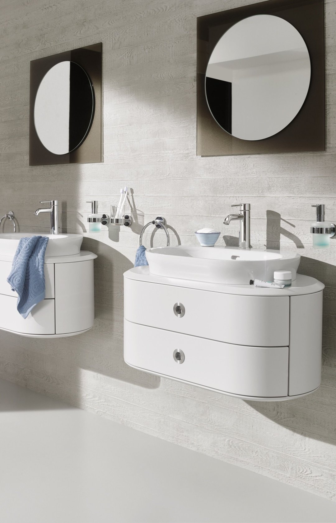 Смеситель для раковины (умывальника) Grohe Essence New OHM 23589001, однозахватный купить,NaN