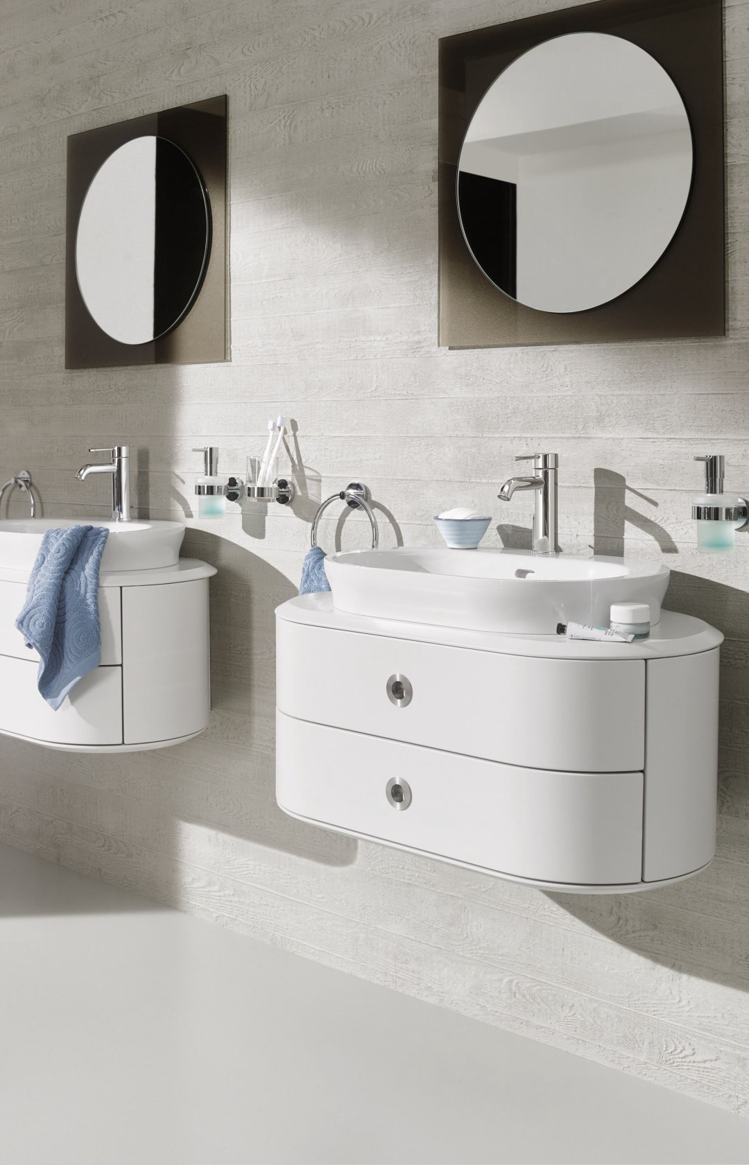 Смеситель для раковины (умывальника) Grohe Essence New OHM 23589001, однозахватный купить,NaN
