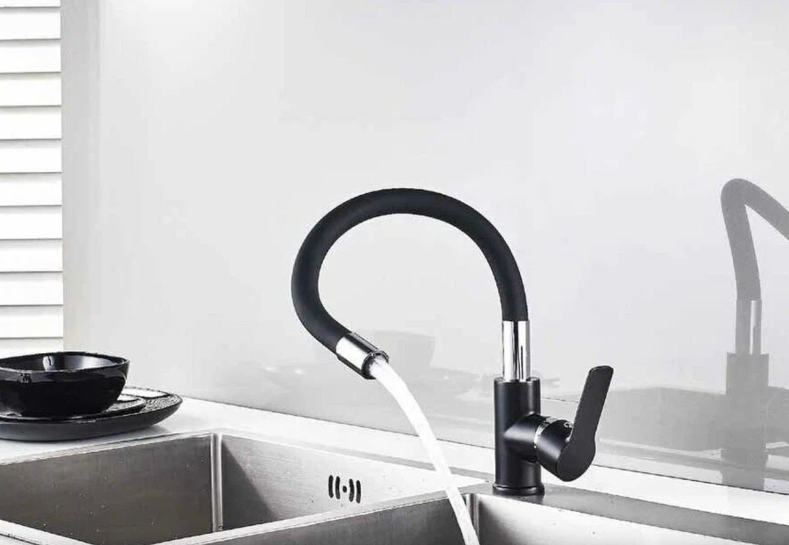Смеситель с гибким изливом Haiba HB70113-7, латунь, цвет черный купить,38896