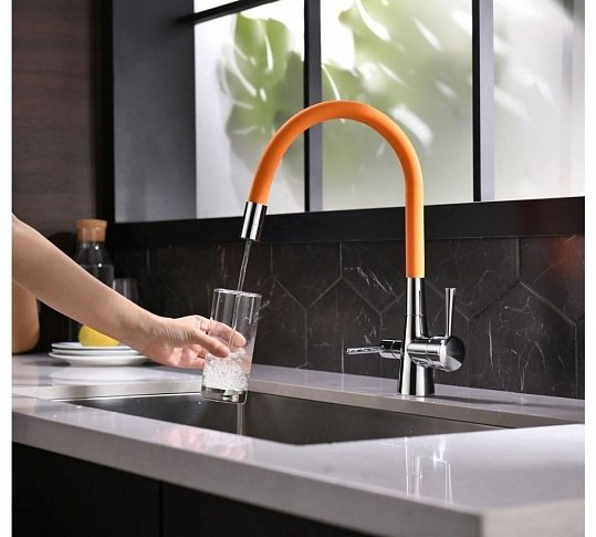Смеситель с гибким изливом Lemark LM3075C, латунь, цвет оранжевый, хром купить,46480