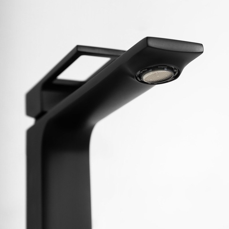 Смеситель для раковины (умывальника) BelBagno Luce LUC-LMC-NERO-W0 , однозахватный купить,NaN