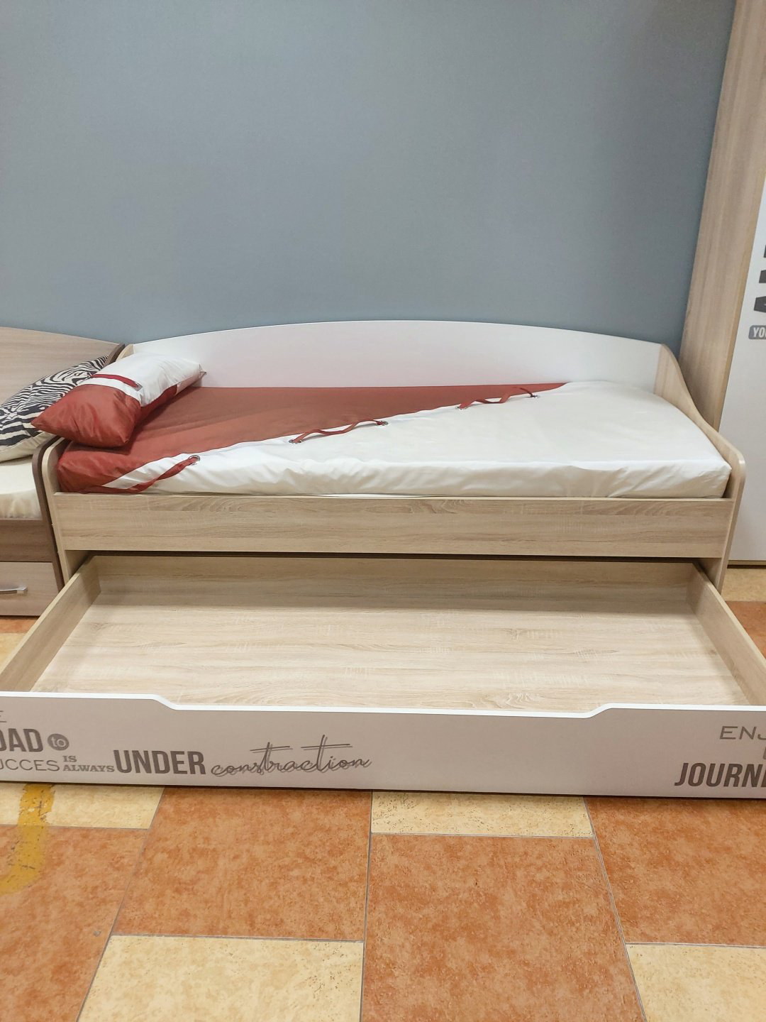 Двухъярусная кровать DOMA кровать J-80*200, белый, светло-коричневый купить,NaN