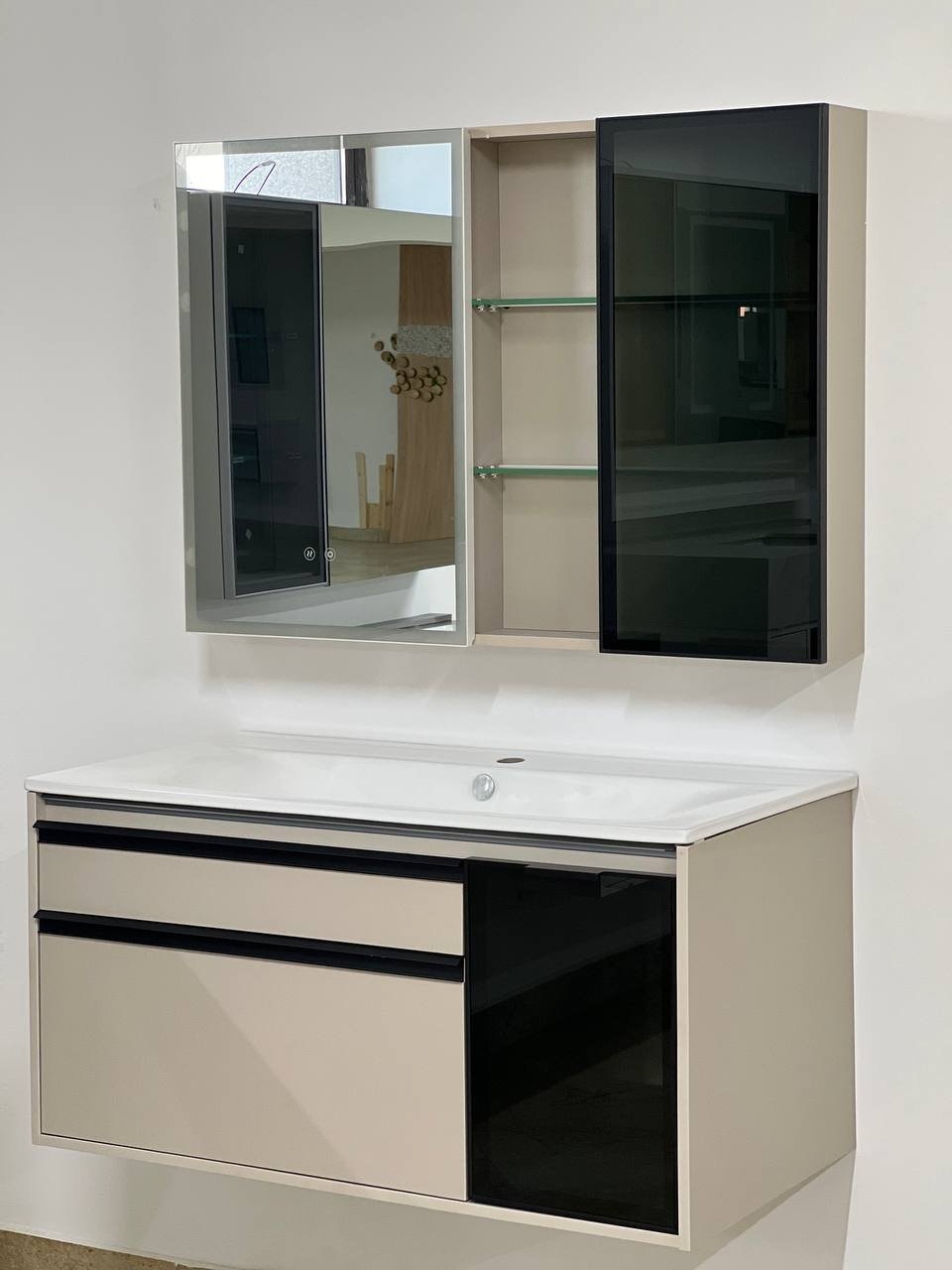 Комплект для ванной Home Collection Mont Blanc-90 515202 (шкаф-навесной, тумба под раковину, зеркало, раковина) черный, бежевый купить,NaN