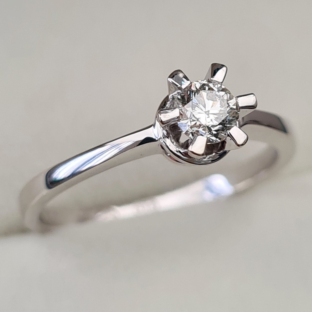 Кольцо Deimantas 92945394 17,5р 2,38гр 0,31ct. купить,NaN