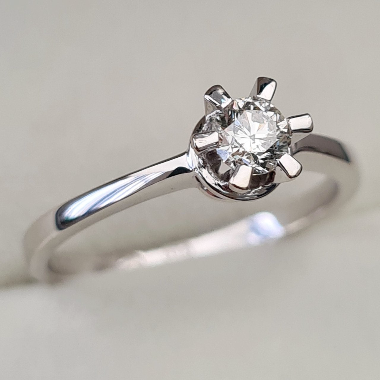 Кольцо Deimantas 92945394 17,5р 2,38гр 0,31ct. купить,NaN