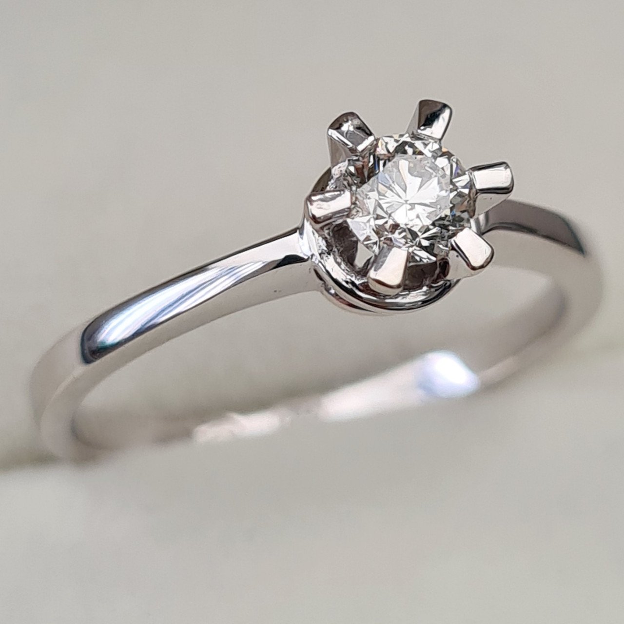Кольцо Deimantas 92945394 17,5р 2,38гр 0,31ct. купить,NaN