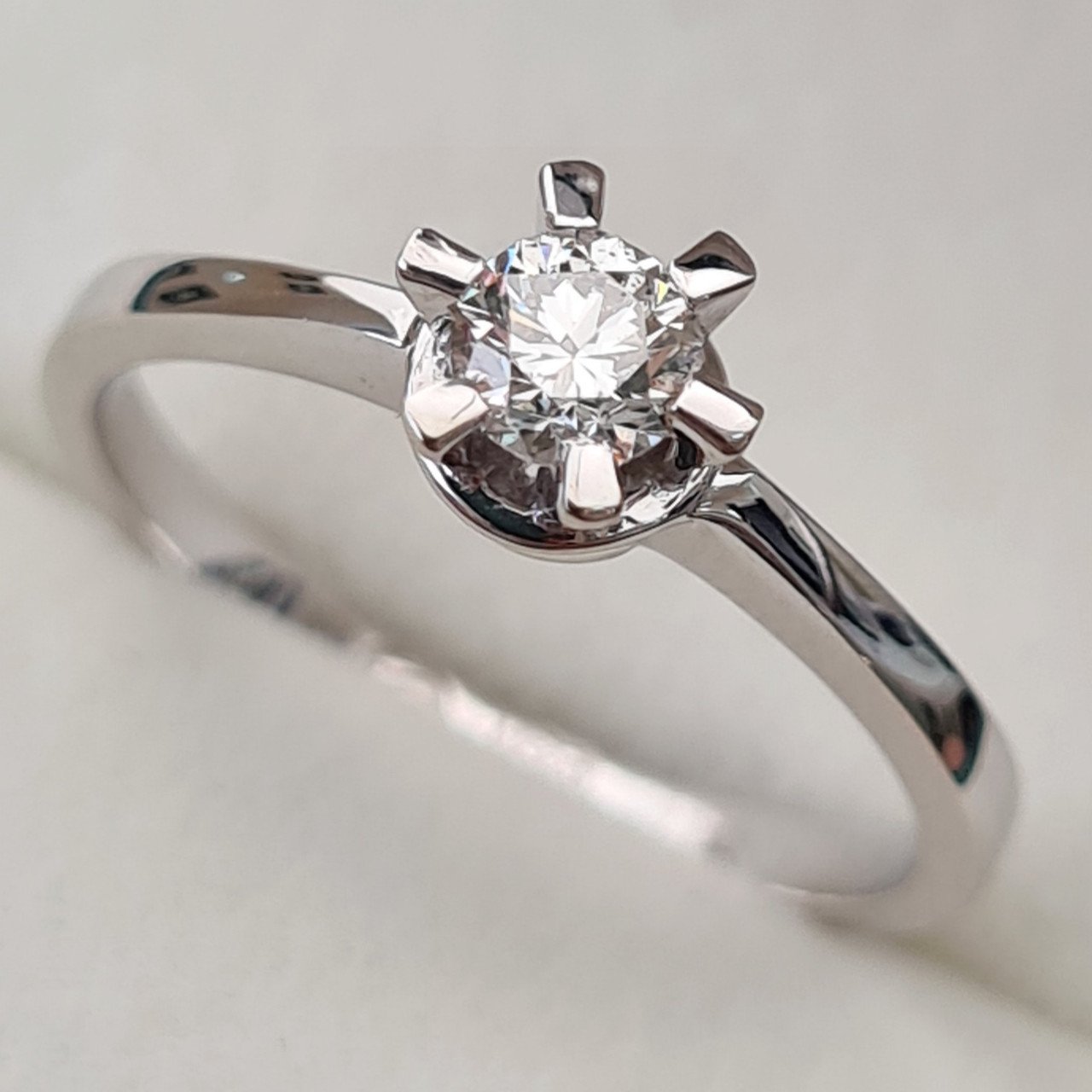 Кольцо Deimantas 92945394 17,5р 2,38гр 0,31ct. купить,NaN
