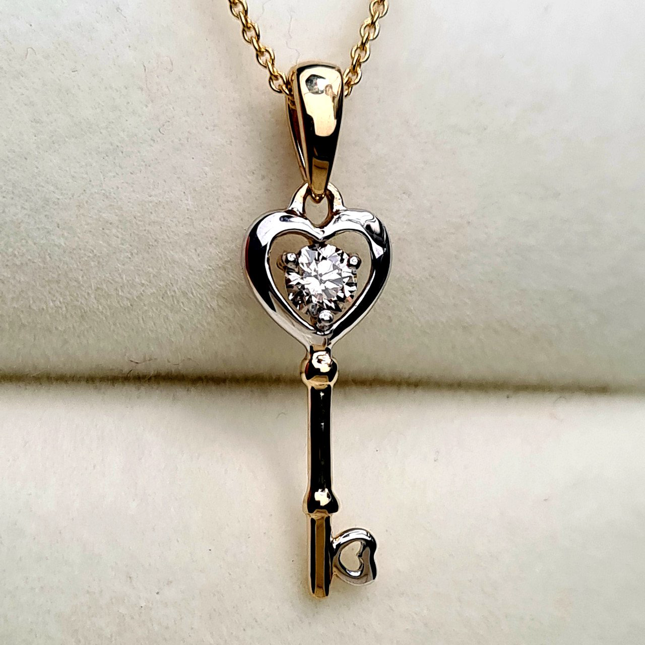 Колье Deimantas 95832970 45см 2,13гр 0,16ct. купить,NaN