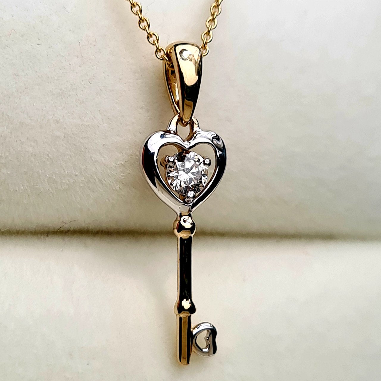 Колье Deimantas 95832970 45см 2,13гр 0,16ct. купить,NaN