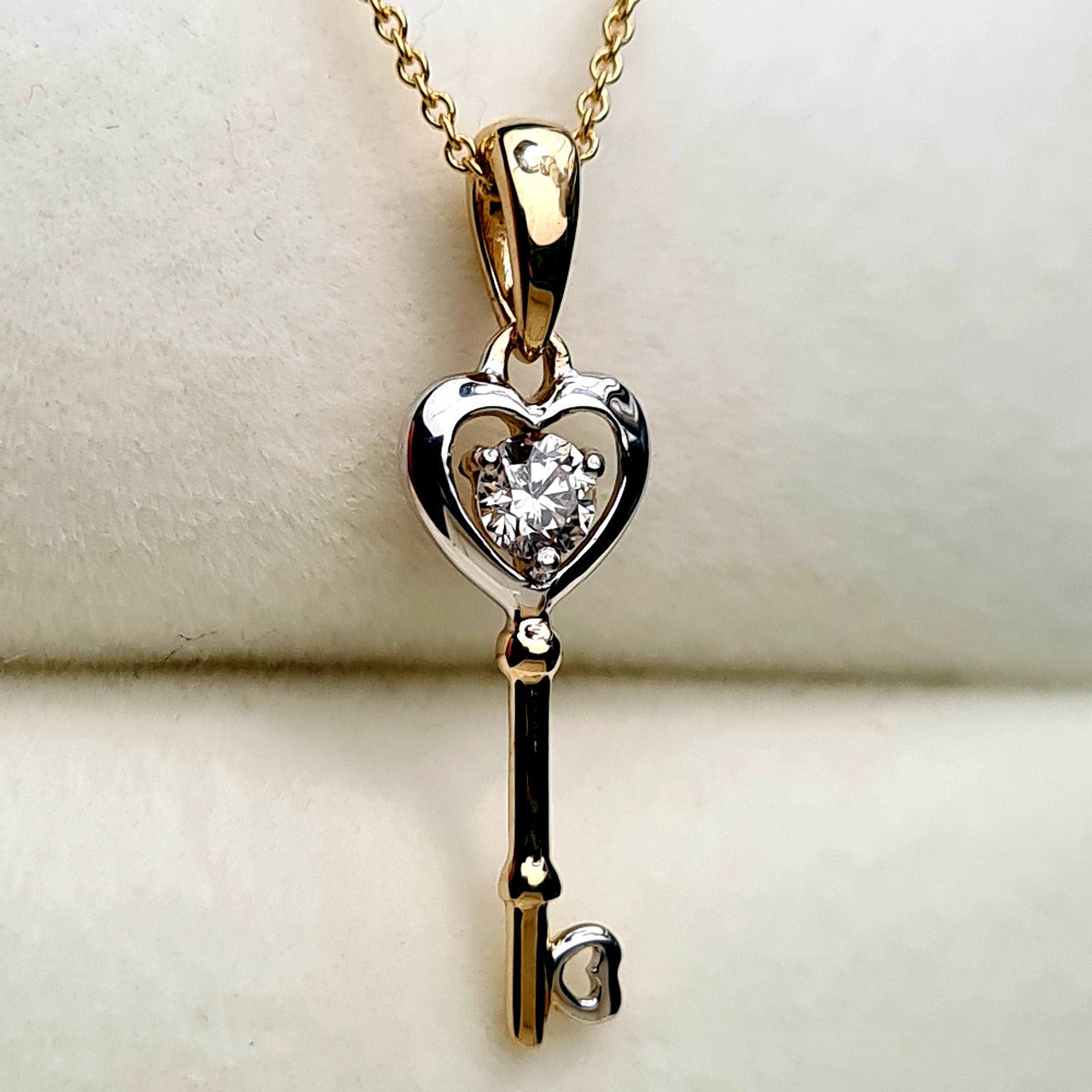 Колье Deimantas 95832970 45см 2,13гр 0,16ct. купить,NaN