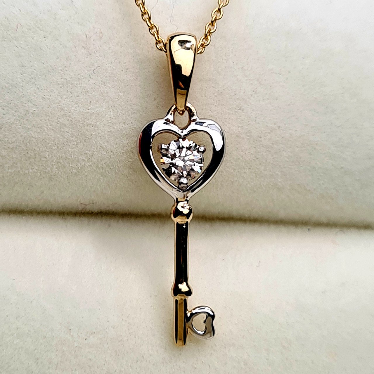 Колье Deimantas 95832970 45см 2,13гр 0,16ct. купить,NaN