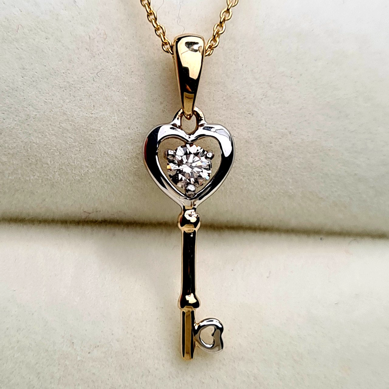 Колье Deimantas 95832970 45см 2,13гр 0,16ct. купить,NaN