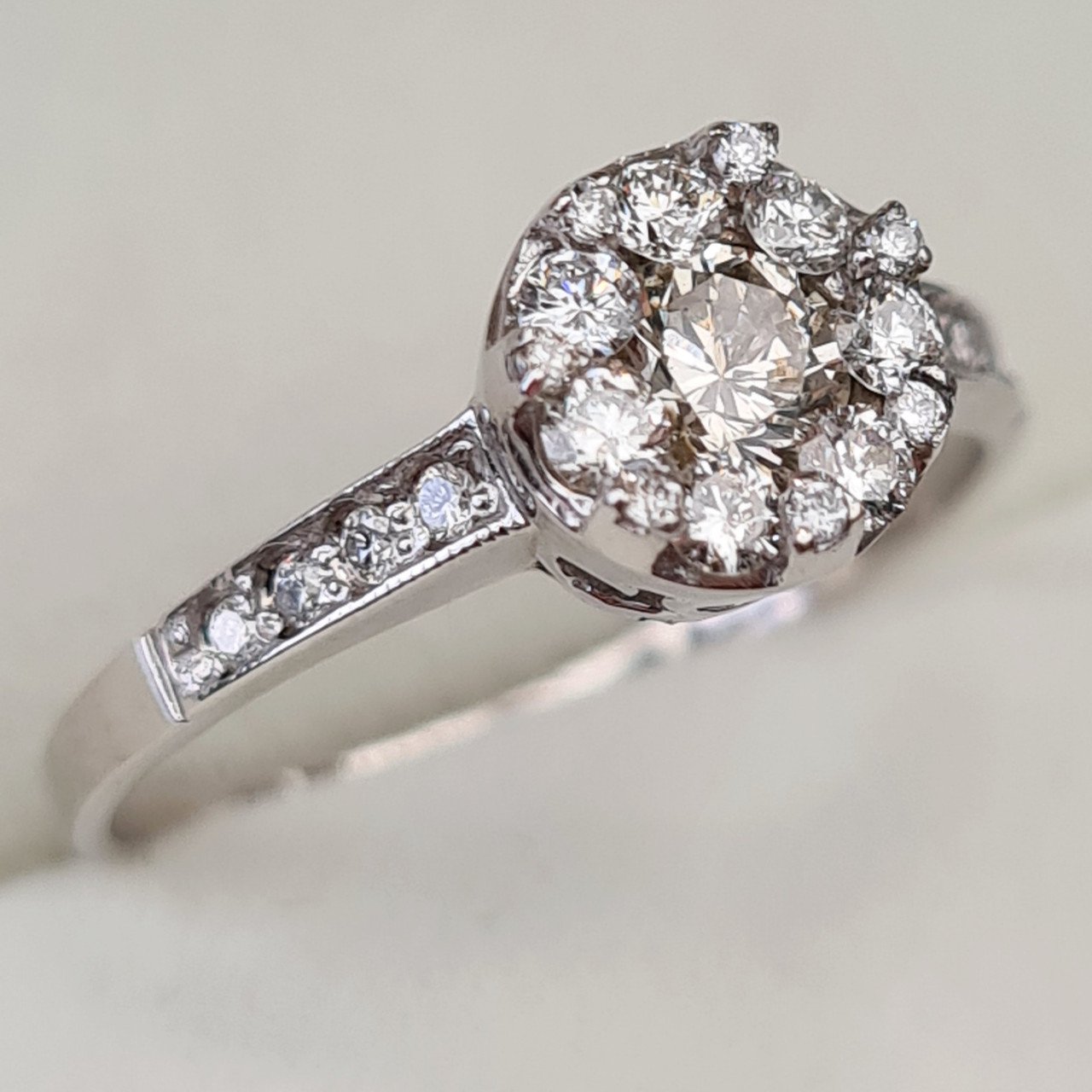 Кольцо Deimantas 92945287 17,5р 2,41гр 0,61ct. купить,NaN