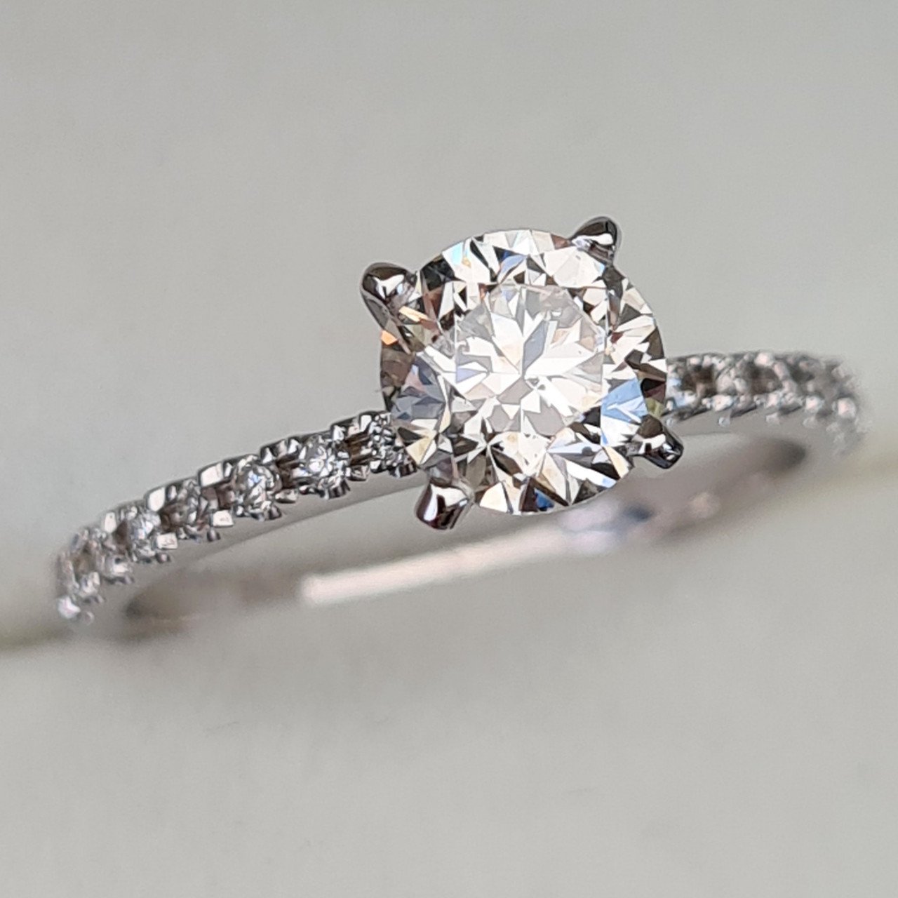 Кольцо Deimantas 93152190 17р 2,02гр 1,05ct. купить,NaN