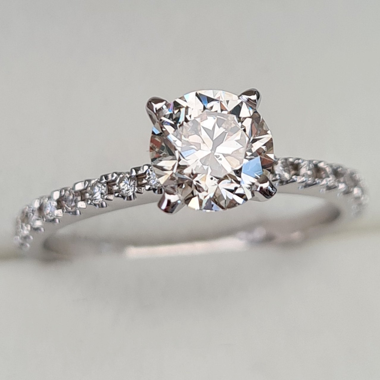 Кольцо Deimantas 93152190 17р 2,02гр 1,05ct. купить,NaN