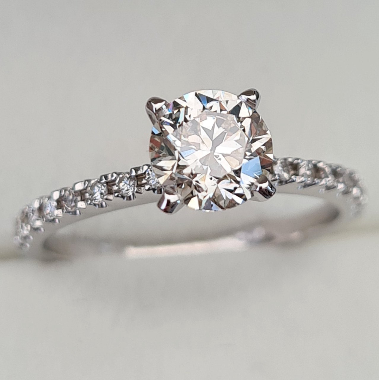 Кольцо Deimantas 93152190 17р 2,02гр 1,05ct. купить,NaN